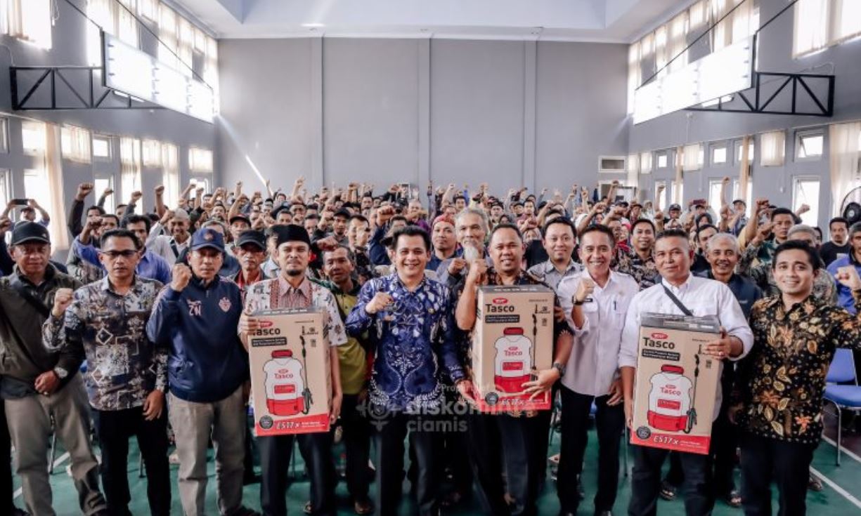 Melalui DPKP Kab. Ciamis, Sebanyak 200 Bantuan Alsintan Handsprayer Diberikan Pemkab Ciamis Kepada Kelompok Tani